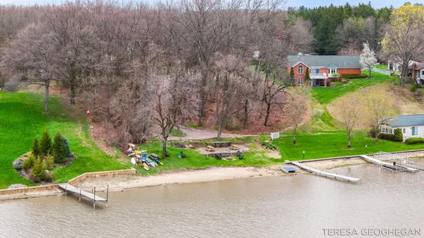 $800,000 | 3283 Lorrimar Lane, Saugatuck, MI 49453