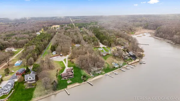 $800,000 | 3283 Lorrimar Lane, Saugatuck, MI 49453