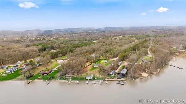 $800,000 | 3283 Lorrimar Lane, Saugatuck, MI 49453