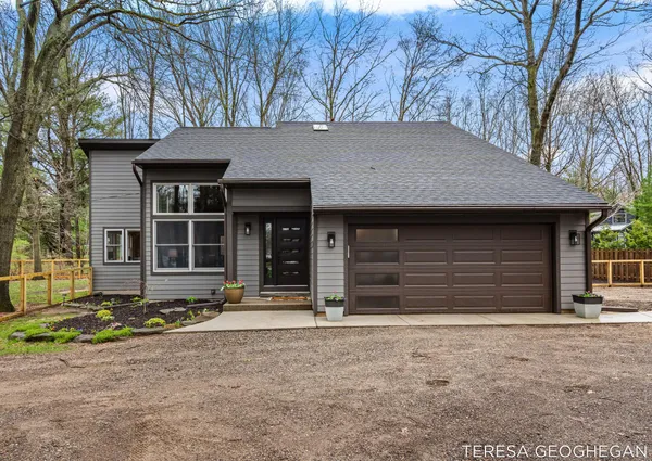 $800,000 | 3283 Lorrimar Lane, Saugatuck, MI 49453