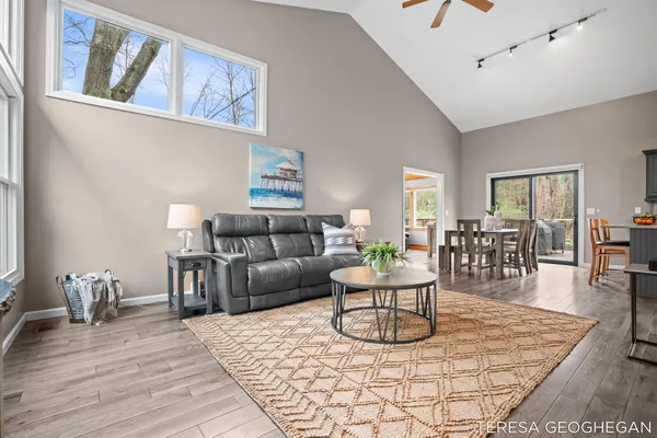 $800,000 | 3283 Lorrimar Lane, Saugatuck, MI 49453