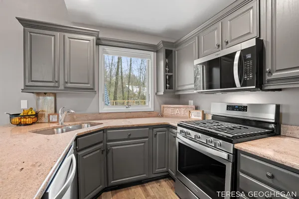 $800,000 | 3283 Lorrimar Lane, Saugatuck, MI 49453