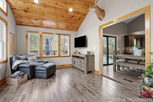 $800,000 | 3283 Lorrimar Lane, Saugatuck, MI 49453