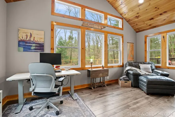 $800,000 | 3283 Lorrimar Lane, Saugatuck, MI 49453