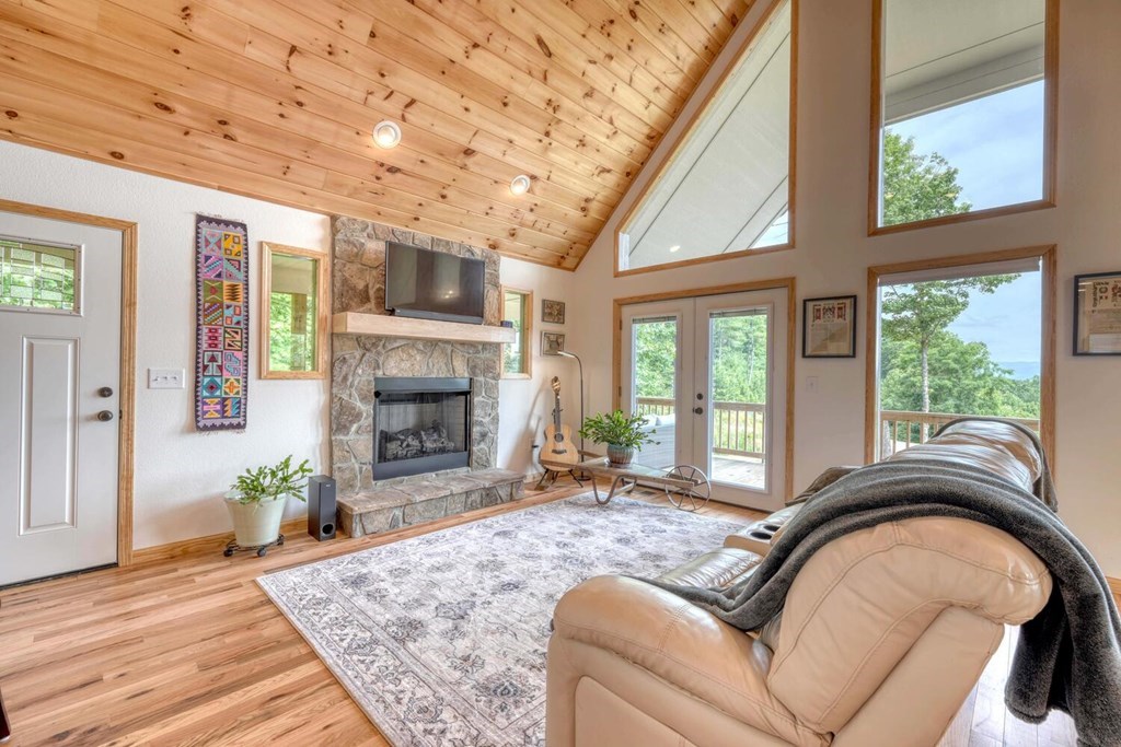 604 Point Overlook Trail Murphy, NC 28906 - Photo 5 of 58