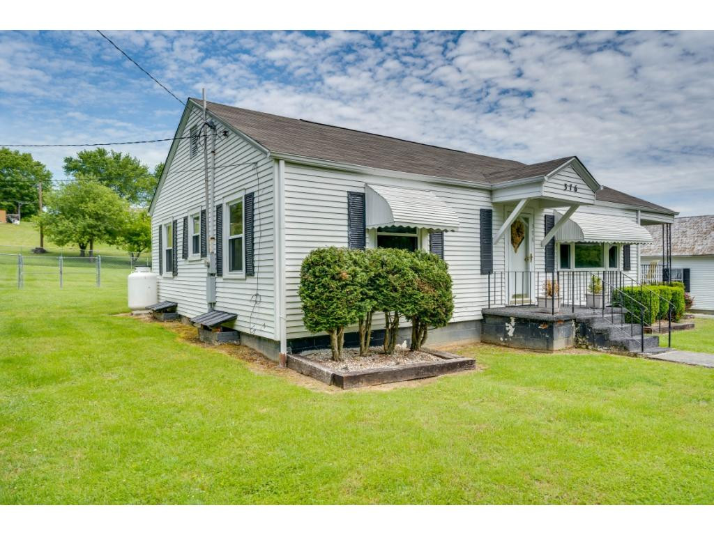 376 McQueen Street Butler, TN 37640 - Photo 11 of 30 Dining