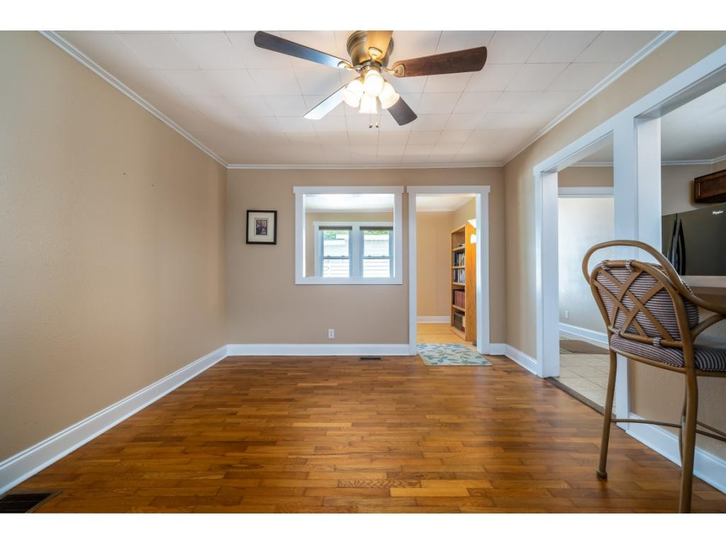 376 McQueen Street Butler, TN 37640 - Photo 17 of 30 Dining