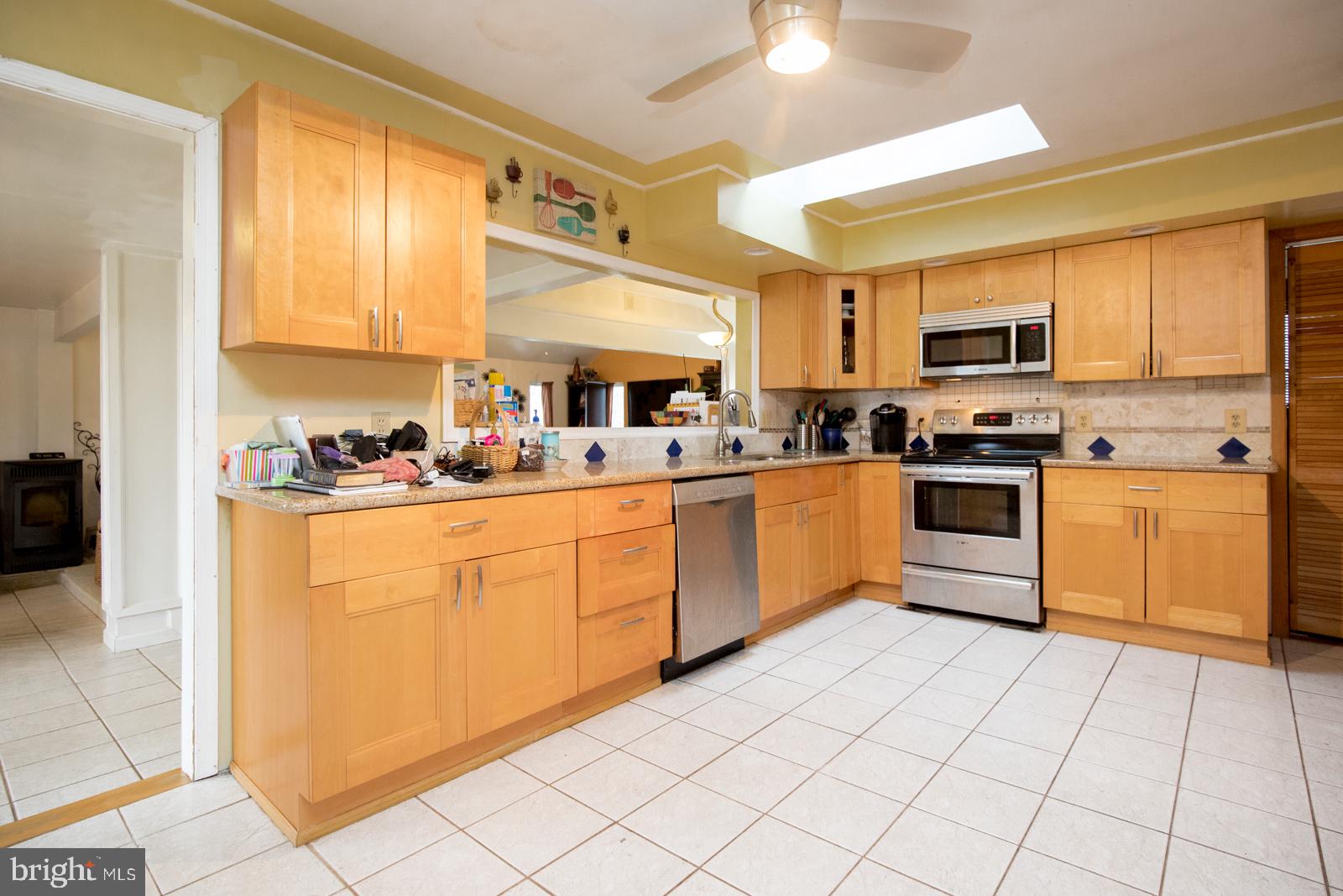 52 Incurve Road Levittown, PA 19057 - Photo 11 of 24 Gallery Image 11