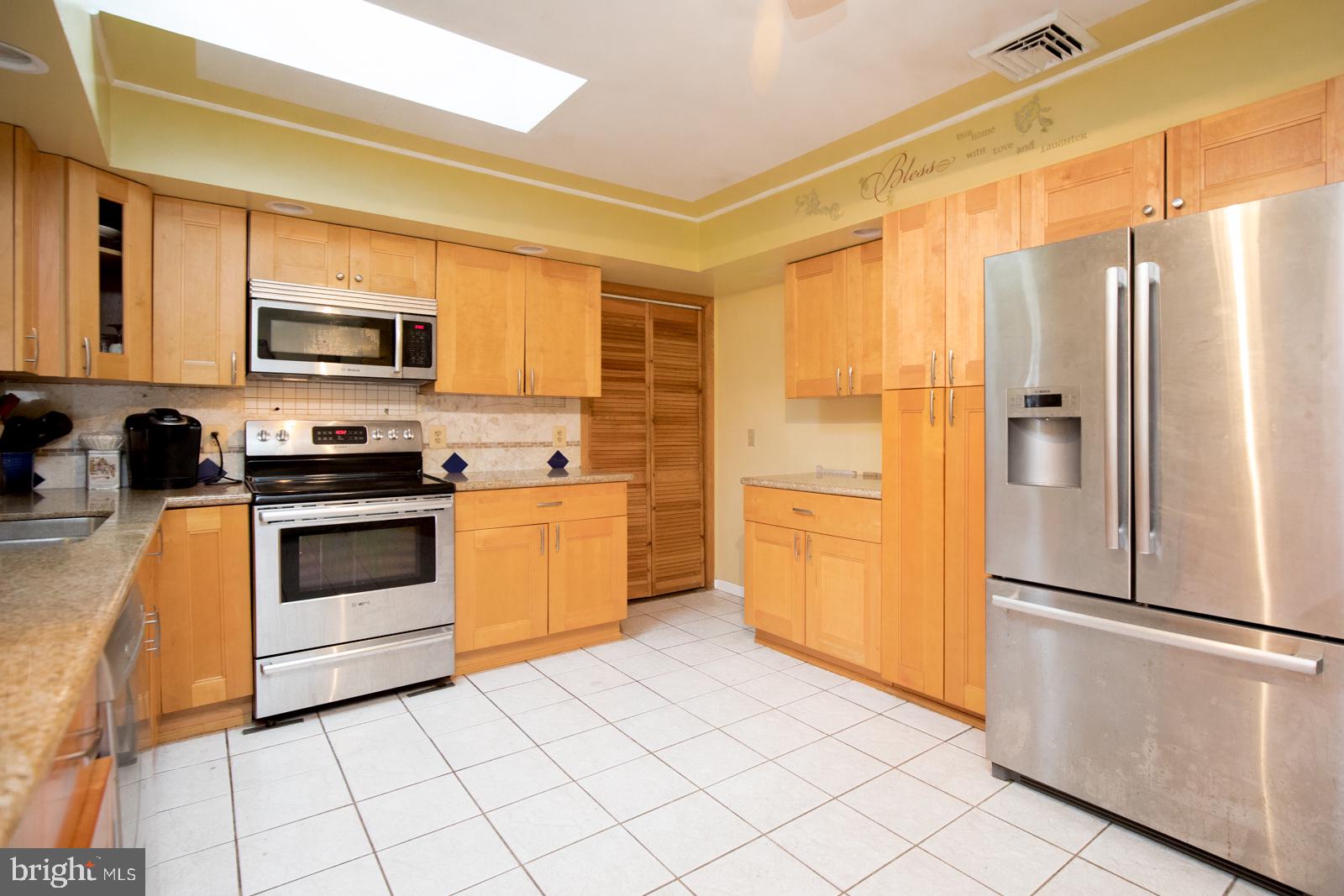 52 Incurve Road Levittown, PA 19057 - Photo 13 of 24 Gallery Image 13