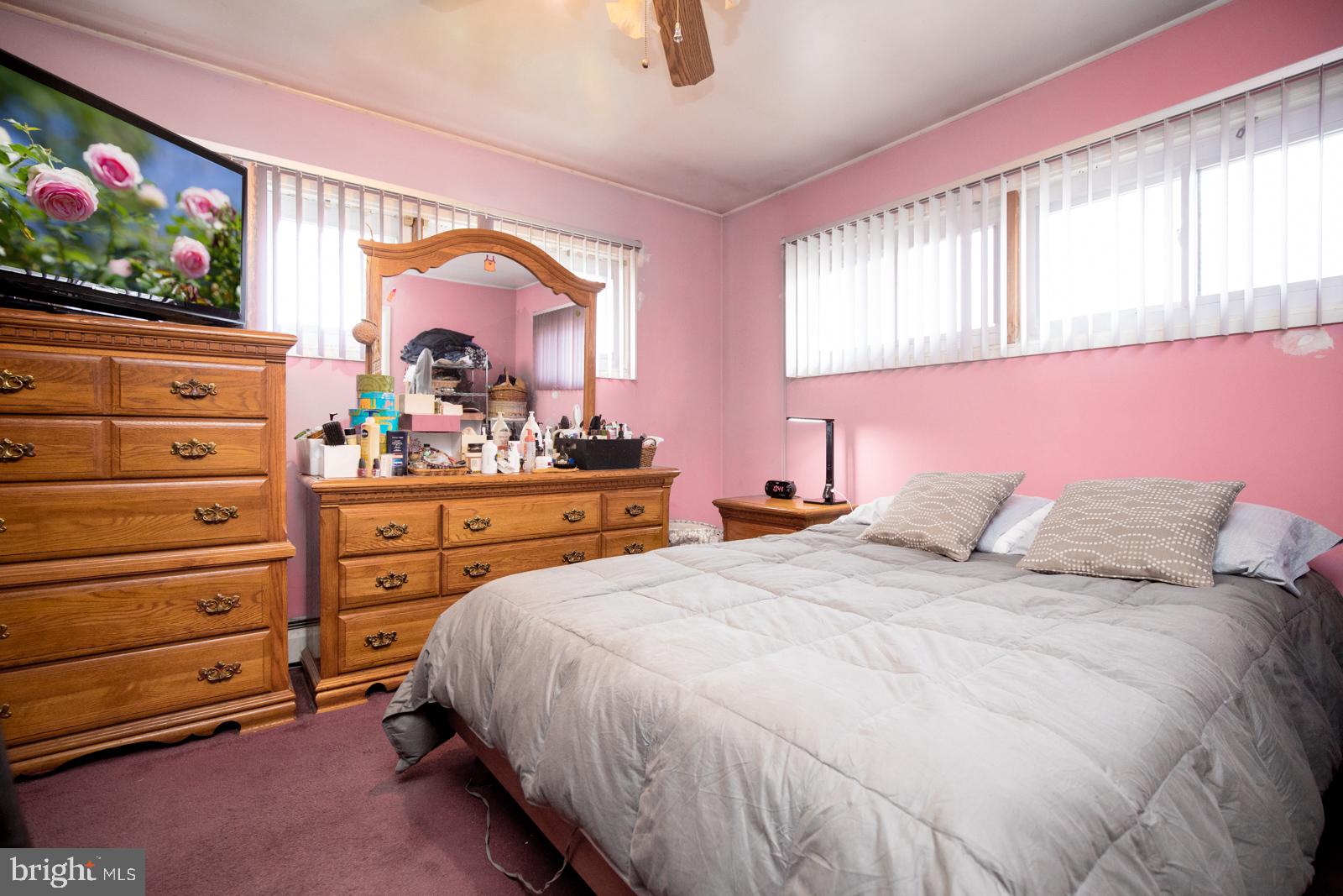 52 Incurve Road Levittown, PA 19057 - Photo 18 of 24 Gallery Image 18