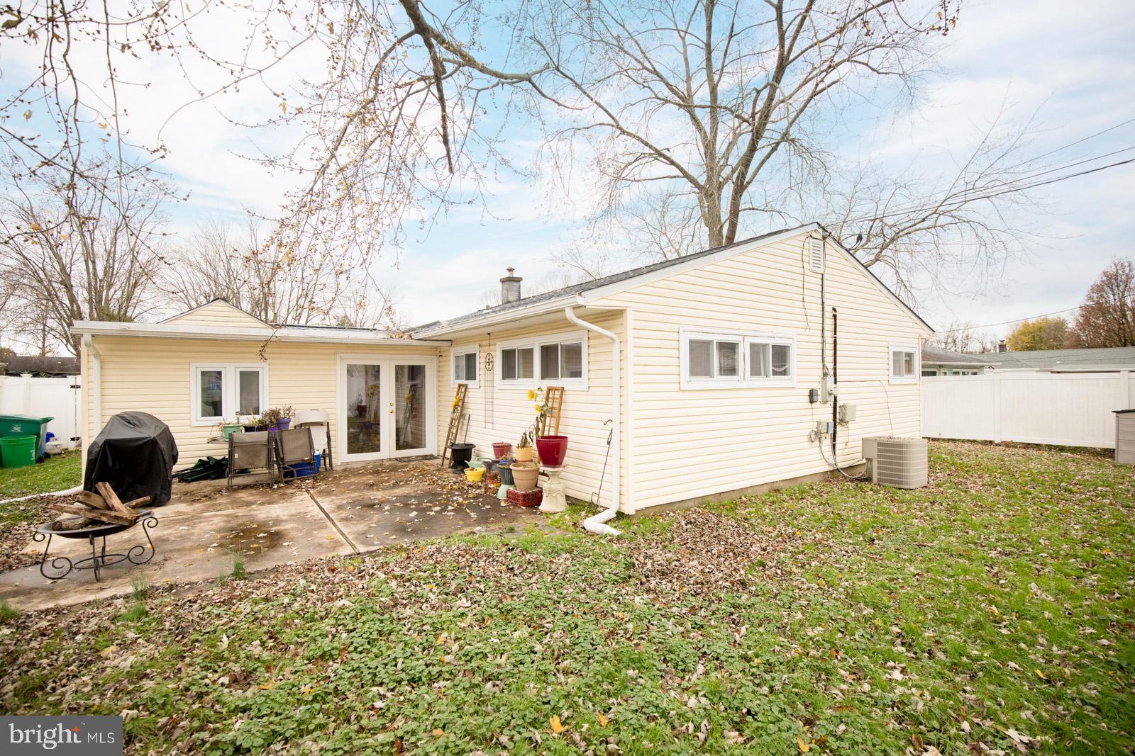 52 Incurve Road Levittown, PA 19057 - Photo 21 of 24 Gallery Image 21