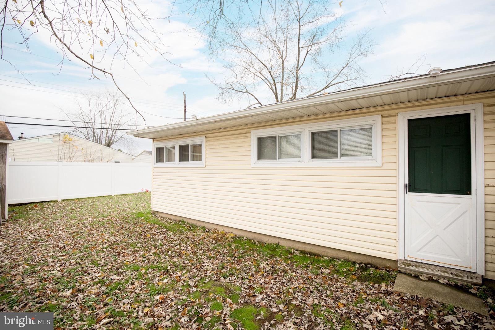 52 Incurve Road Levittown, PA 19057 - Photo 22 of 24 Gallery Image 22