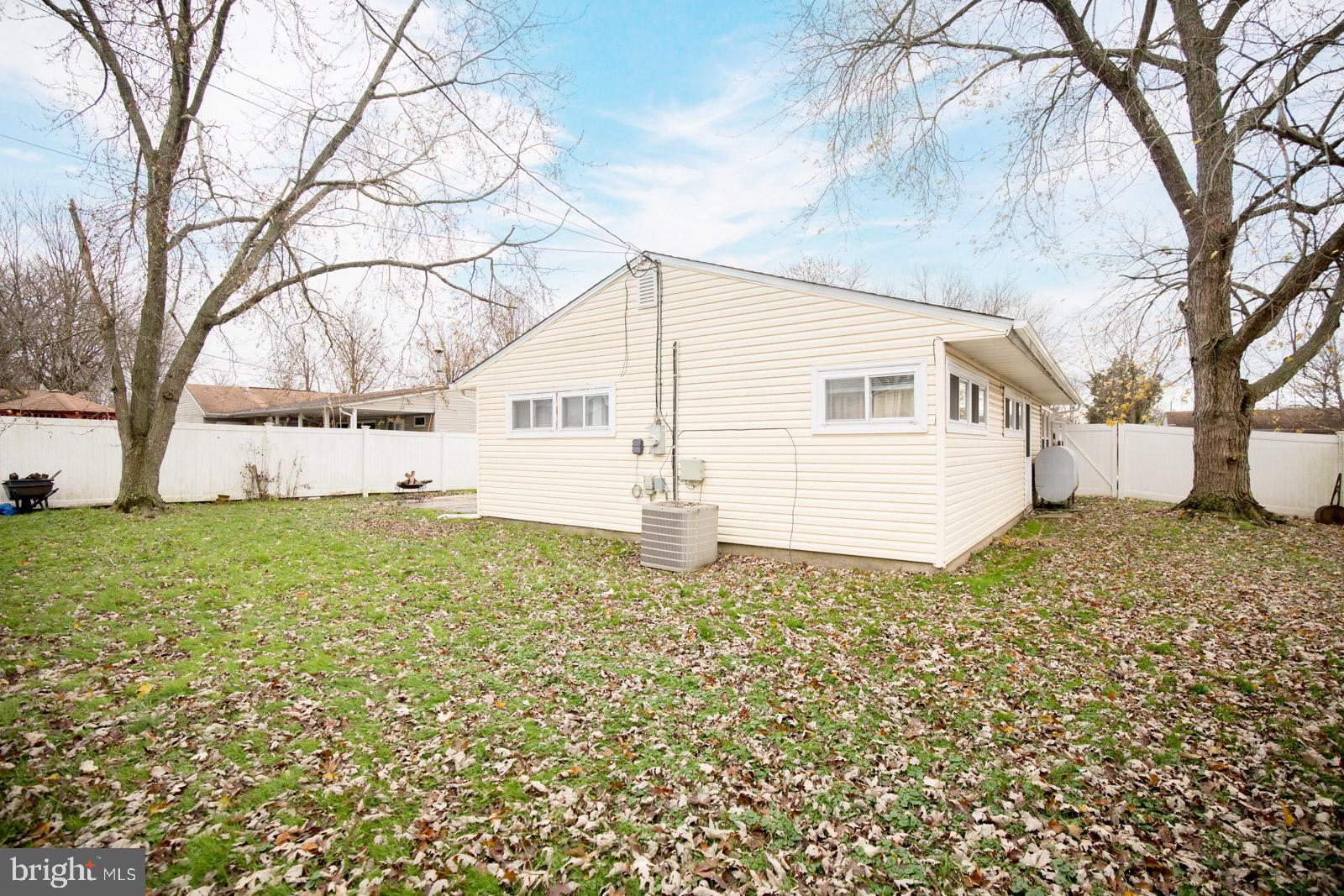 52 Incurve Road Levittown, PA 19057 - Photo 23 of 24 Gallery Image 23