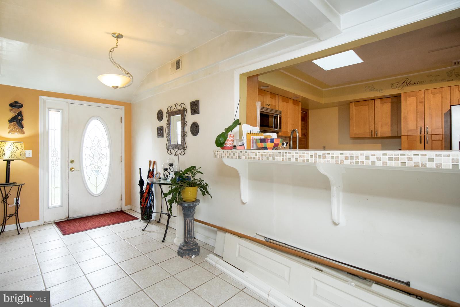 52 Incurve Road Levittown, PA 19057 - Photo 7 of 24 Gallery Image 7