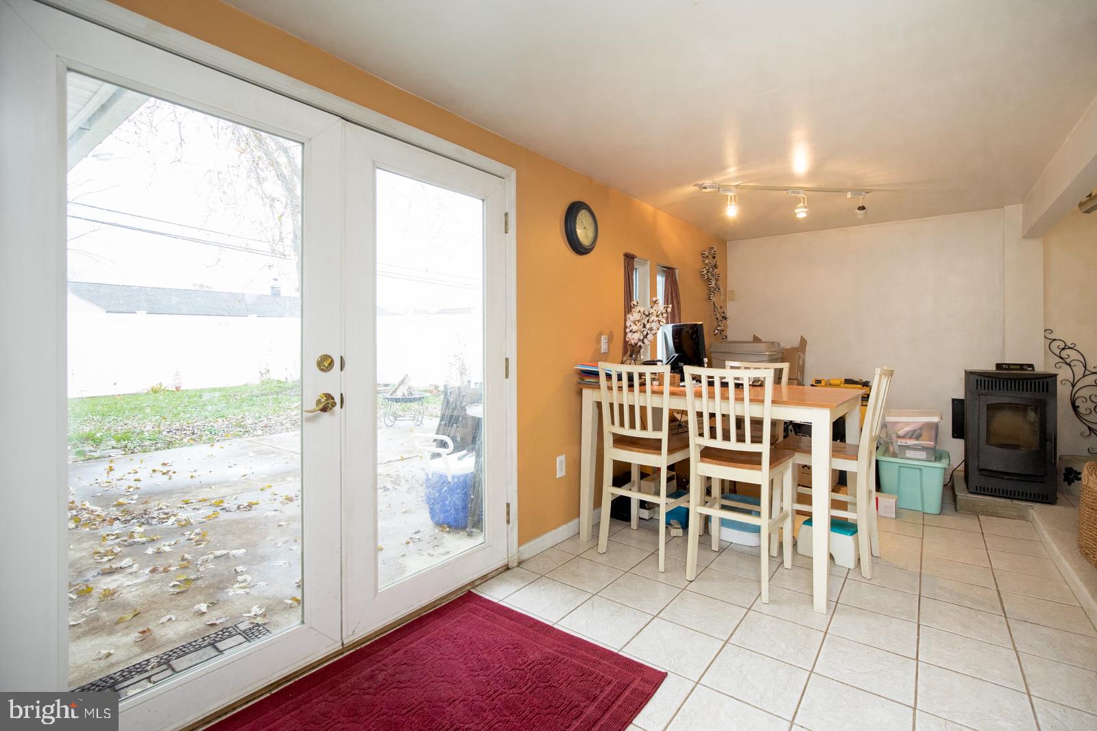 52 Incurve Road Levittown, PA 19057 - Photo 8 of 24 Gallery Image 8
