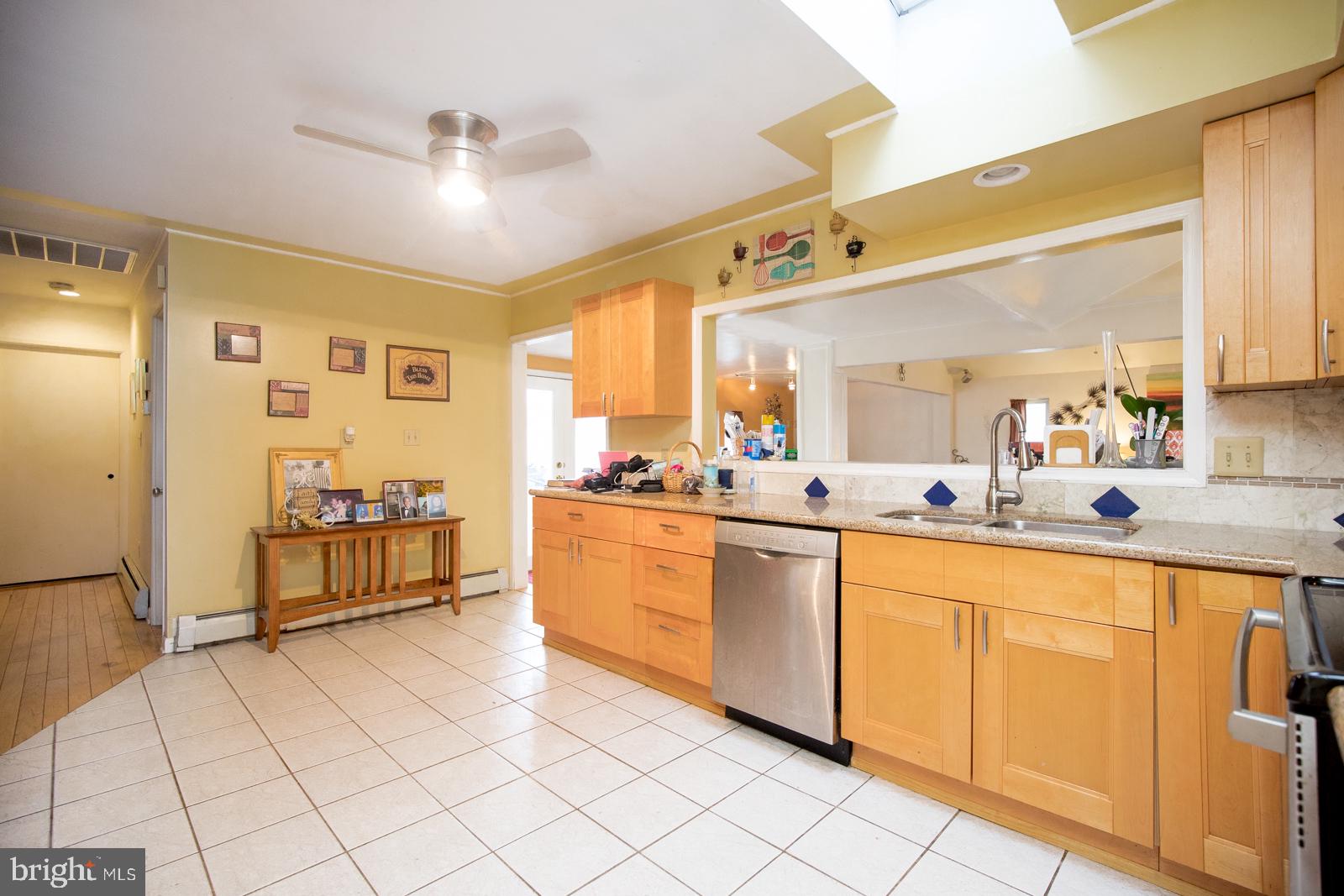 52 Incurve Road Levittown, PA 19057 - Photo 10 of 24 Gallery Image 10