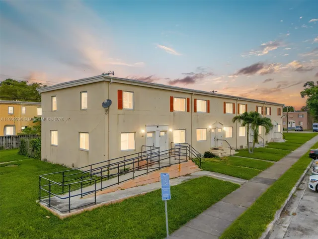 $180,000 | 427 Northwest 84th Terrace, Unit 427, Miami, FL 33150