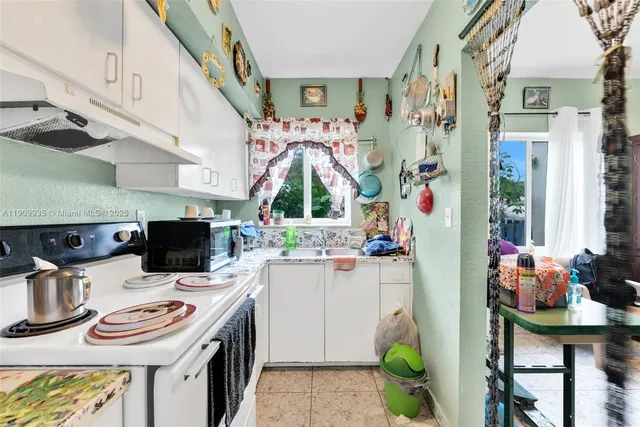 $180,000 | 427 Northwest 84th Terrace, Unit 427, Miami, FL 33150