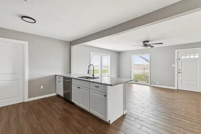 $2,100 | 410 Ayres Street, Hutchins, TX 75141