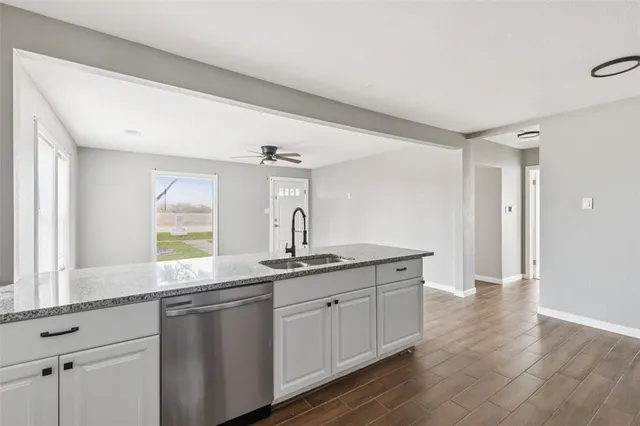 $2,100 | 410 Ayres Street, Hutchins, TX 75141