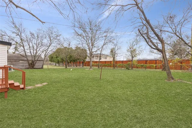 $2,100 | 410 Ayres Street, Hutchins, TX 75141