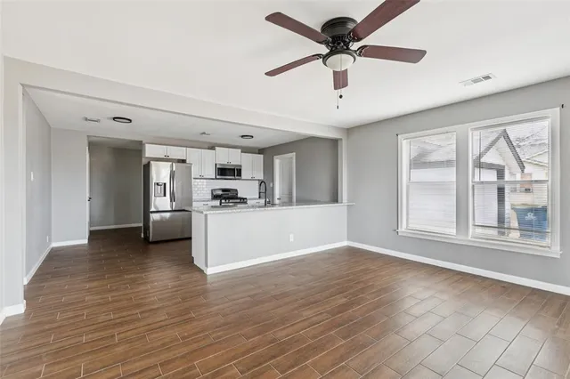 $2,100 | 410 Ayres Street, Hutchins, TX 75141