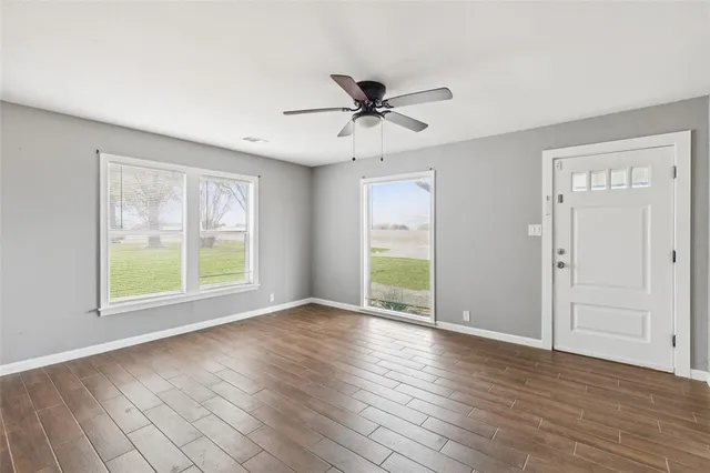 $2,100 | 410 Ayres Street, Hutchins, TX 75141