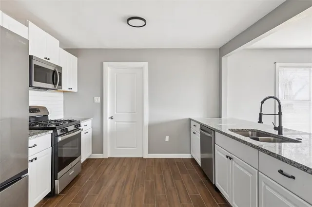 $2,100 | 410 Ayres Street, Hutchins, TX 75141