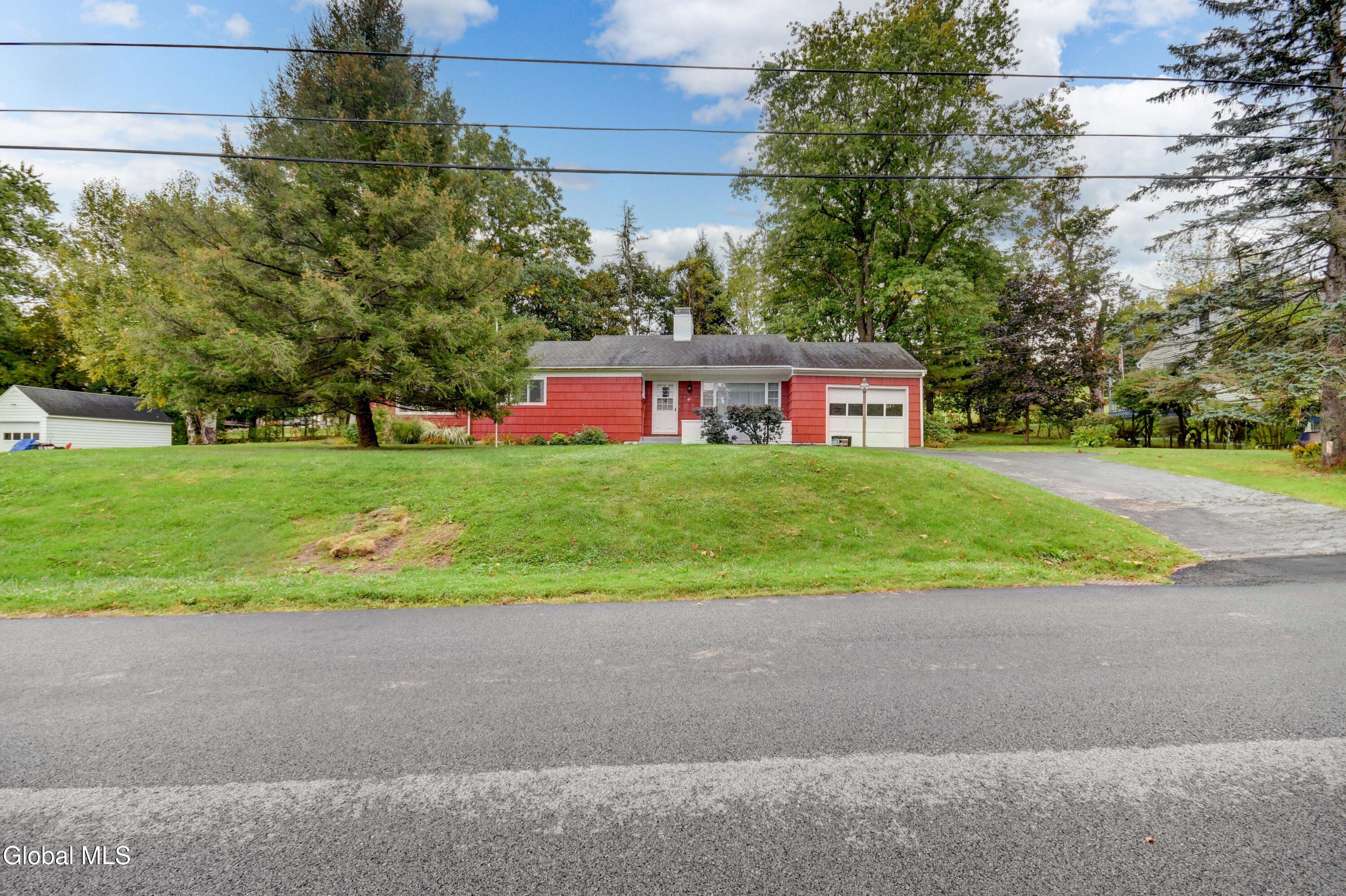 41 Ridge Road Canajoharie, NY 13317 - Photo 4 of 43 41 Ridge Rd-4