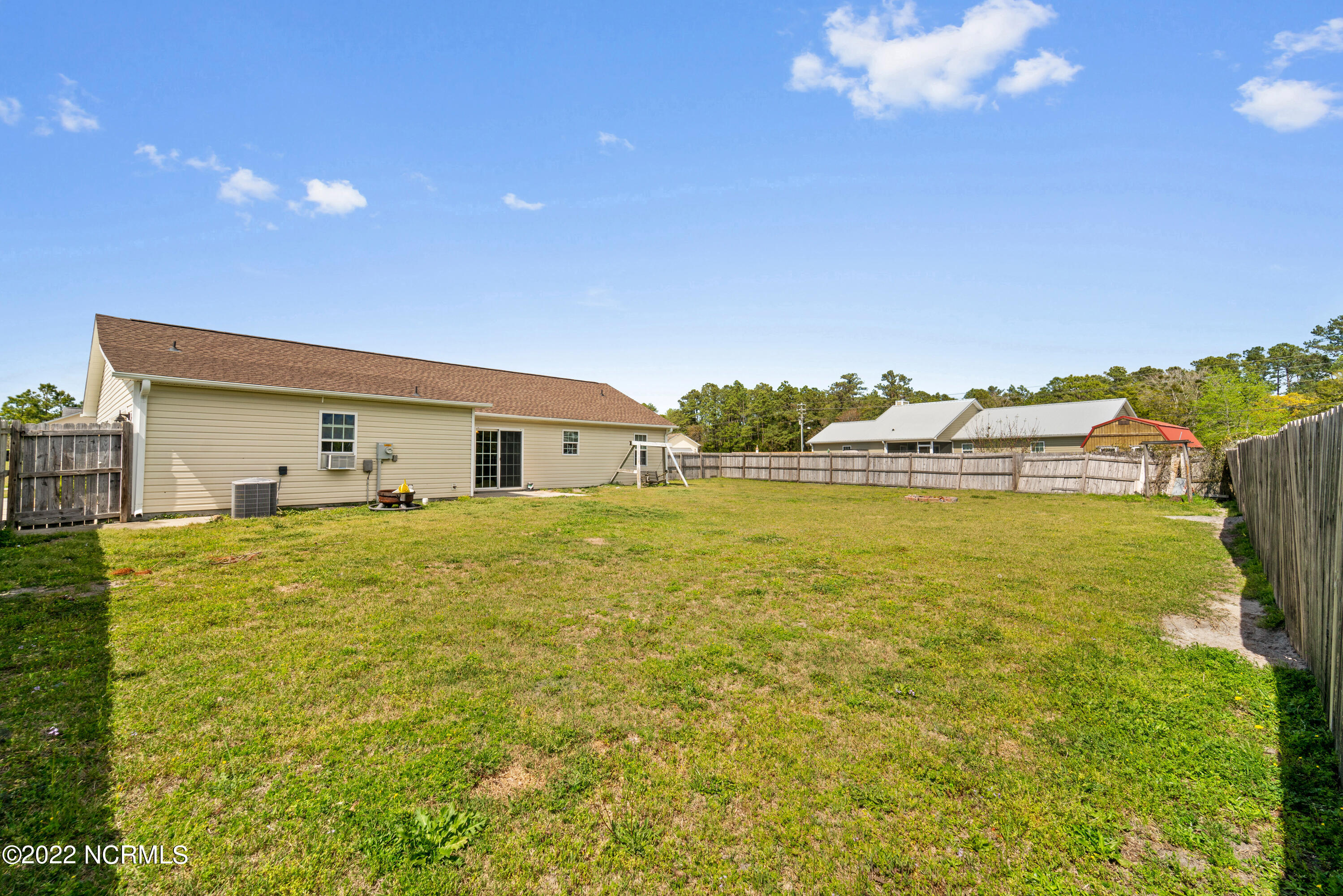 236 Loren Road Hubert, NC 28539 - Photo 6 of 37 236 Loren (10)