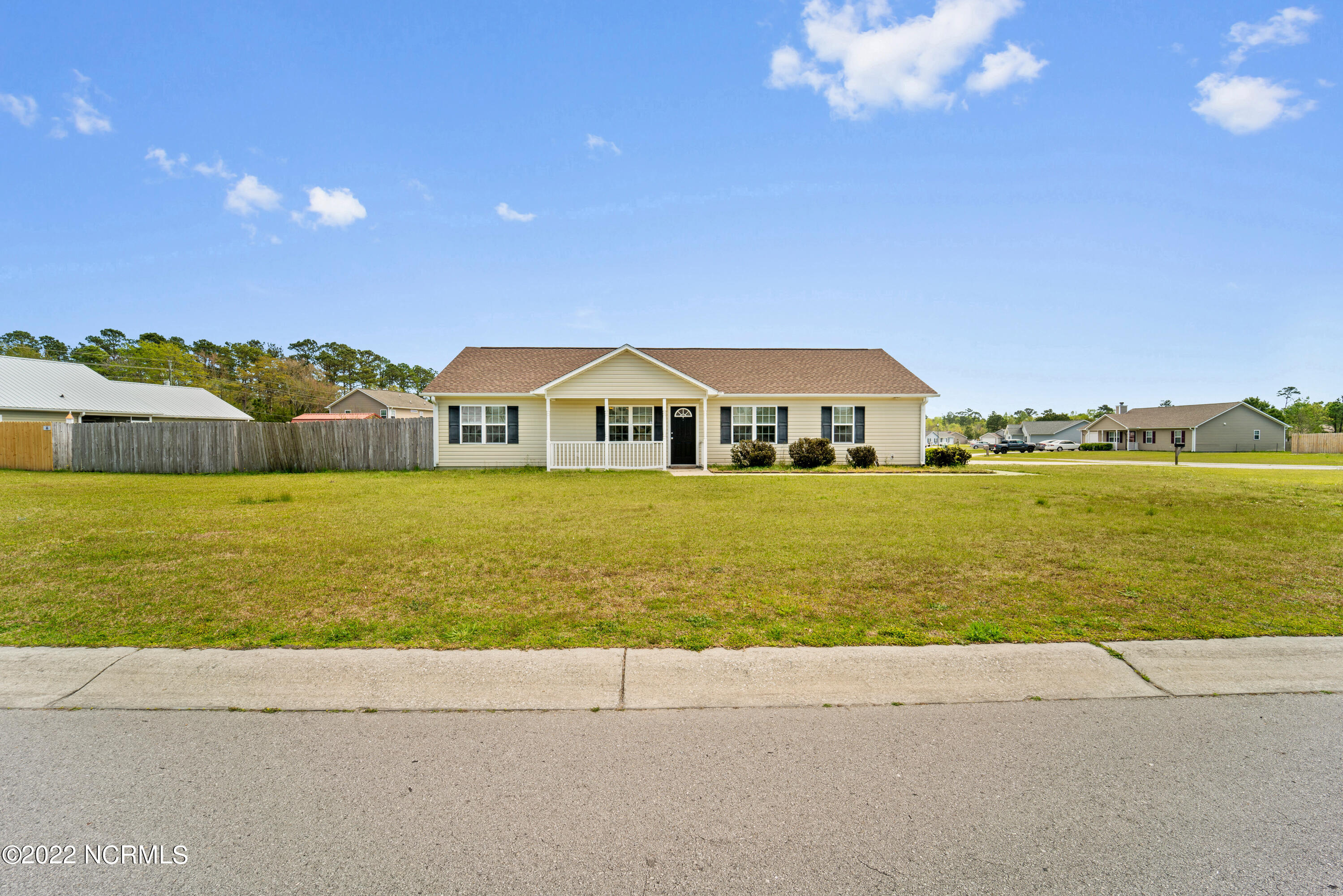 236 Loren Road Hubert, NC 28539 - Photo 7 of 37 236 Loren (1)