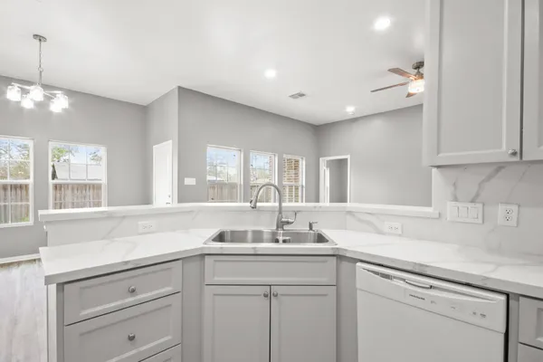 $300,000 | 535 Corydon Drive, Houston, TX 77336