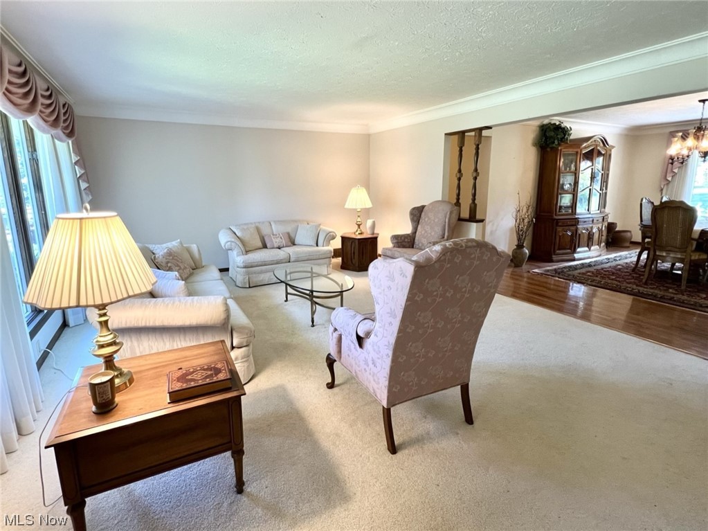 3001 Dentzler Road Parma, OH 44134 - Photo 5 of 35