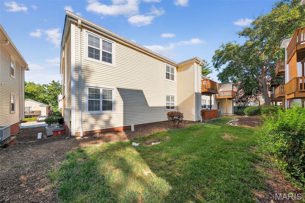 9011 North Swan Circle Brentwood, MO 63144 - Photo 15 of 18