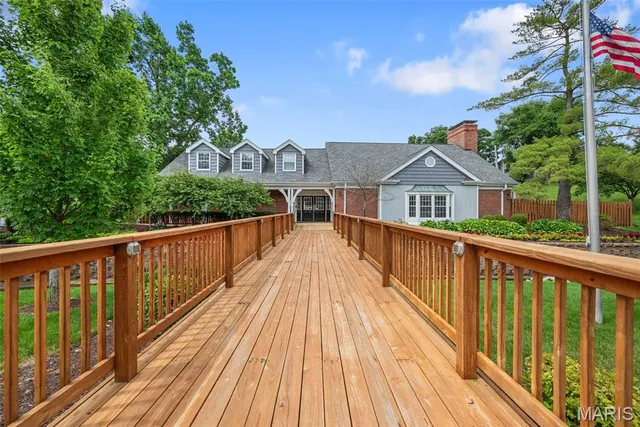 $175,000 | 9011 North Swan Circle, Brentwood, MO 63144