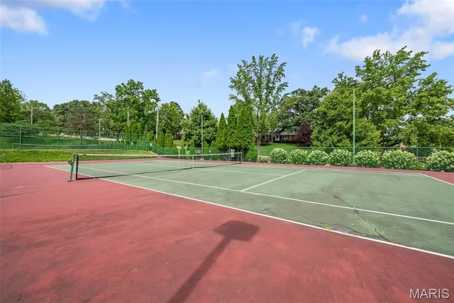 $175,000 | 9011 North Swan Circle, Brentwood, MO 63144