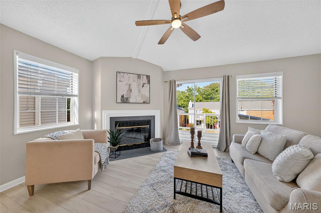 9011 North Swan Circle Brentwood, MO 63144 - Photo 4 of 18