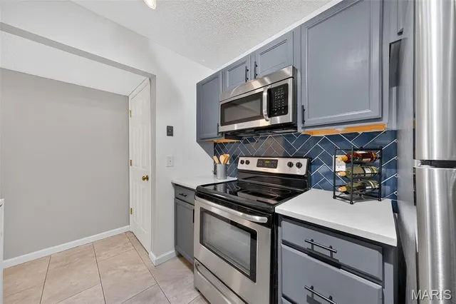 $175,000 | 9011 North Swan Circle, Brentwood, MO 63144