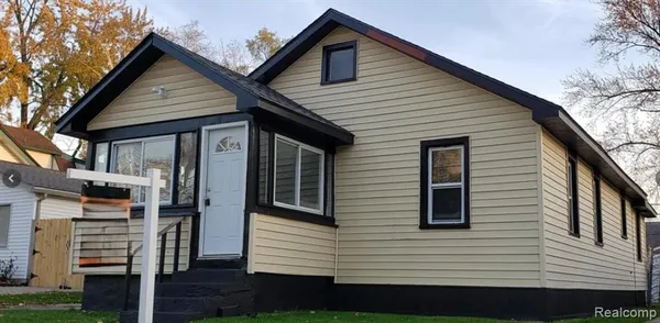 $1,995 | 279 Madison Avenue, Clawson, MI 48017