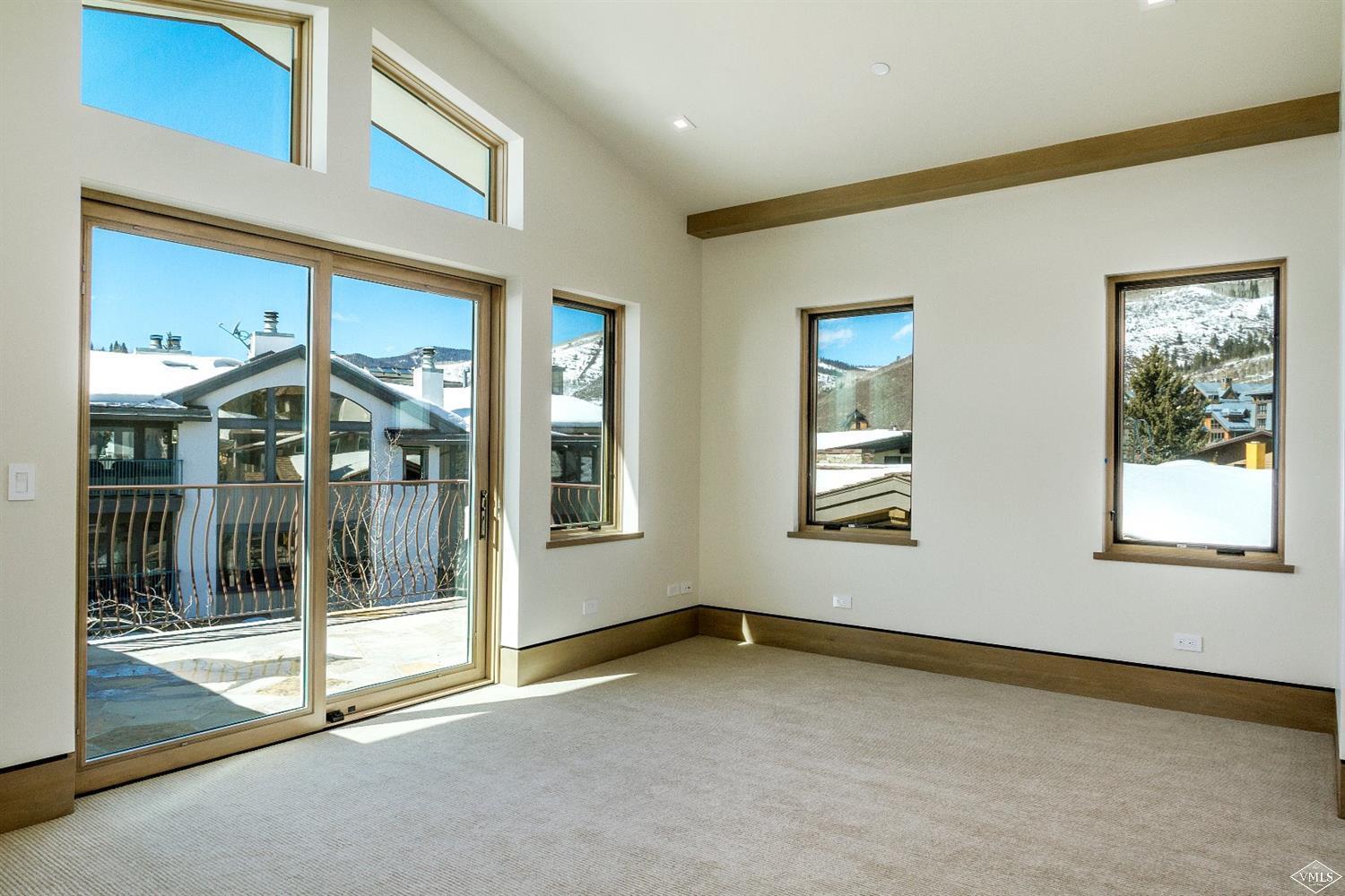 304 Bridge Street, Unit R3 Vail, CO 81657 - Photo 15 of 25 a view of an empty room and window