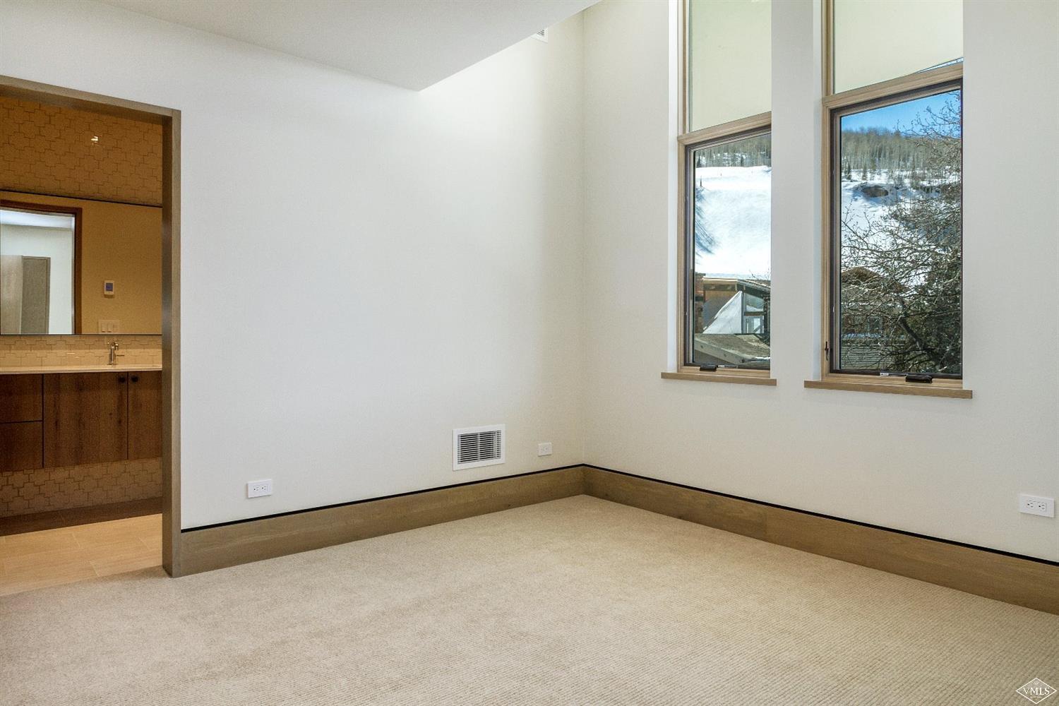 304 Bridge Street, Unit R3 Vail, CO 81657 - Photo 18 of 25 an empty room with a window