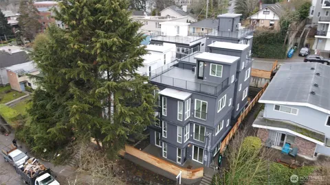 $1,098,000 | 629 West Emerson Street, Seattle, WA 98119