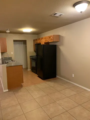 $1,400 | 705 A Claremont Parkway, Marble Falls, TX 78654