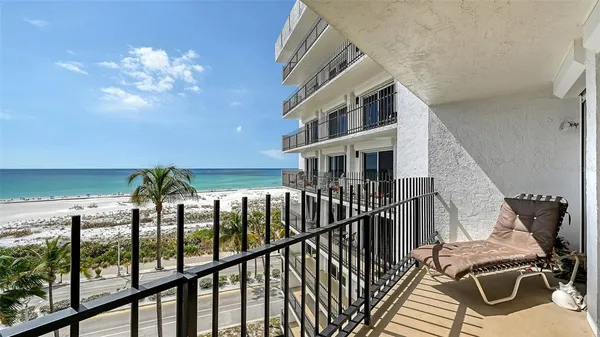 $1,195,000 | 101 Benjamin Franklin Drive, Unit 73, Sarasota, FL 34236