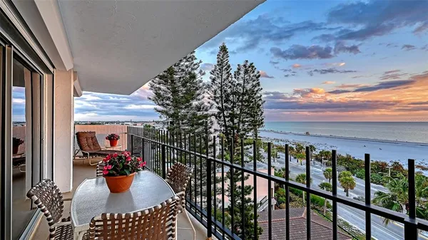 $1,195,000 | 101 Benjamin Franklin Drive, Unit 73, Sarasota, FL 34236