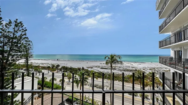 $1,195,000 | 101 Benjamin Franklin Drive, Unit 73, Sarasota, FL 34236