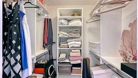 $1,195,000 | 101 Benjamin Franklin Drive, Unit 73, Sarasota, FL 34236