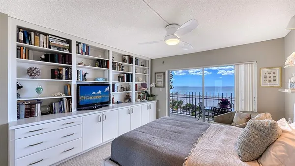 $1,195,000 | 101 Benjamin Franklin Drive, Unit 73, Sarasota, FL 34236