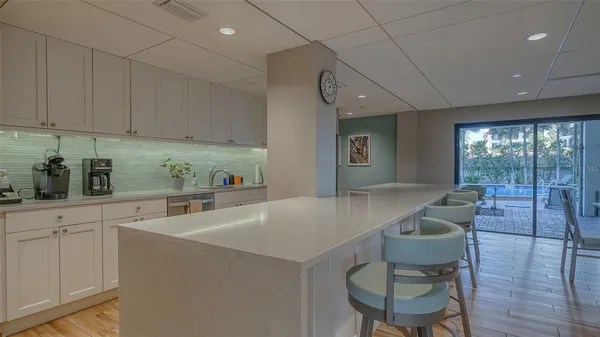 $1,195,000 | 101 Benjamin Franklin Drive, Unit 73, Sarasota, FL 34236