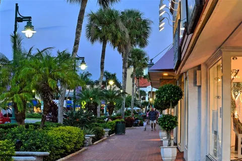 $1,195,000 | 101 Benjamin Franklin Drive, Unit 73, Sarasota, FL 34236